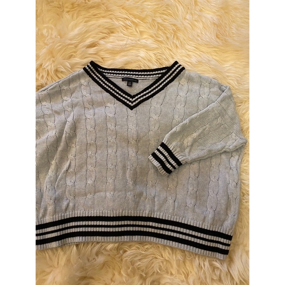 Collegiate style American Eagle sweater - Picture 2 of 3